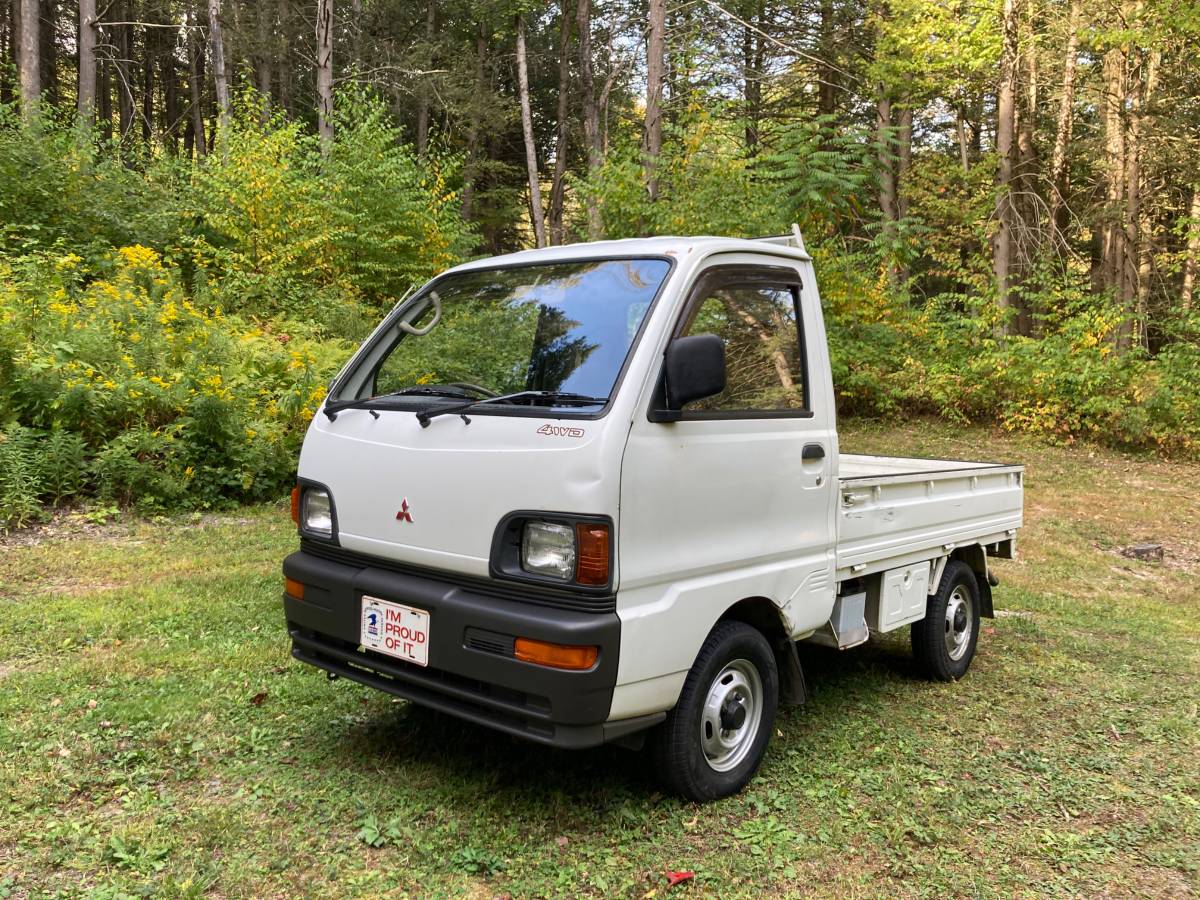 Mitsubishi-mini-cab-1994-white-1