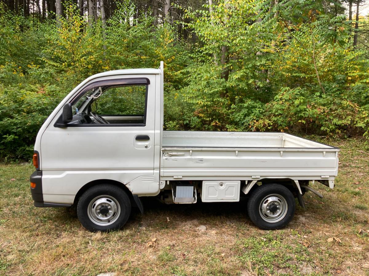 Mitsubishi-mini-cab-1994-white-2