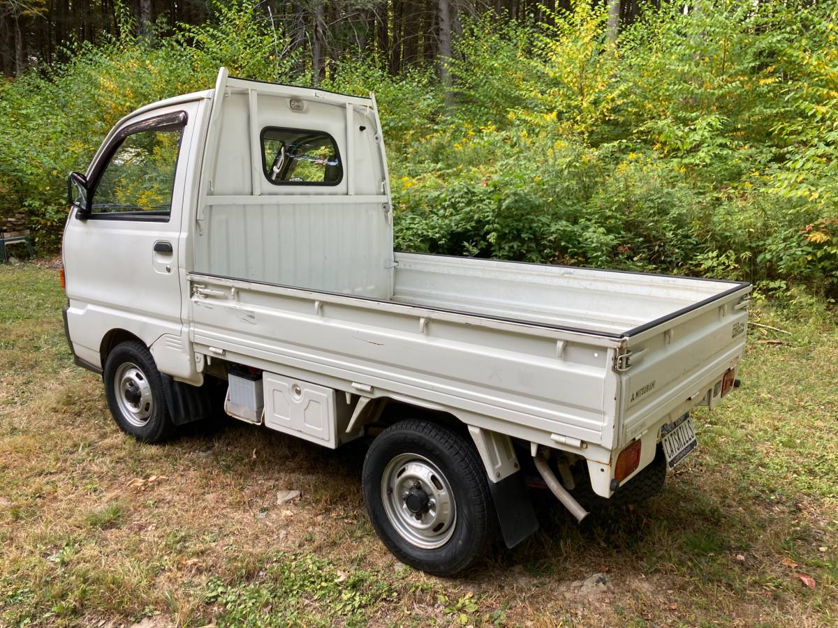 Mitsubishi-mini-cab-1994-white-3
