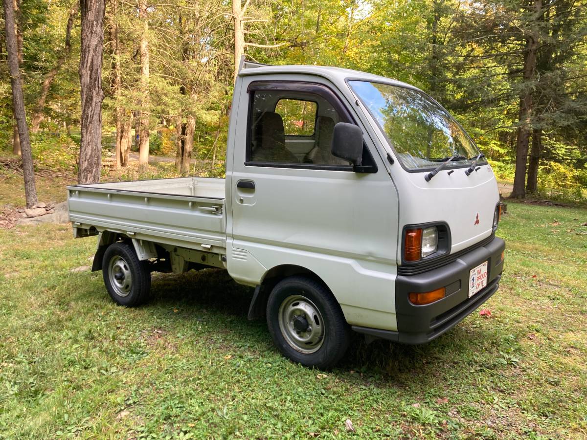 Mitsubishi-mini-cab-1994-white-7