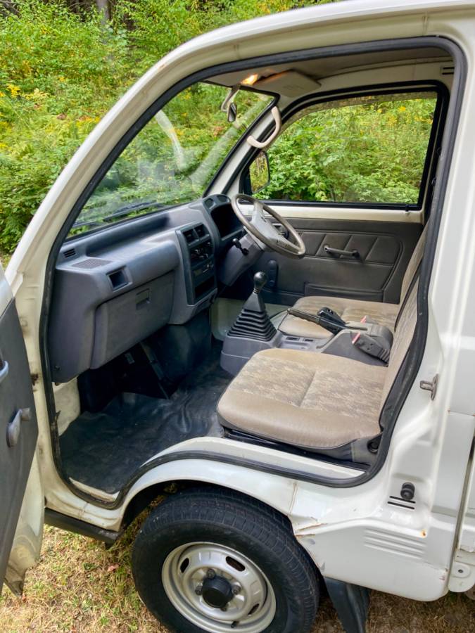 Mitsubishi-mini-cab-1994-white-8
