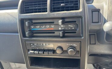 Mitsubishi-minicab-1991-white-1