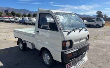 Mitsubishi-minicab-1991-white