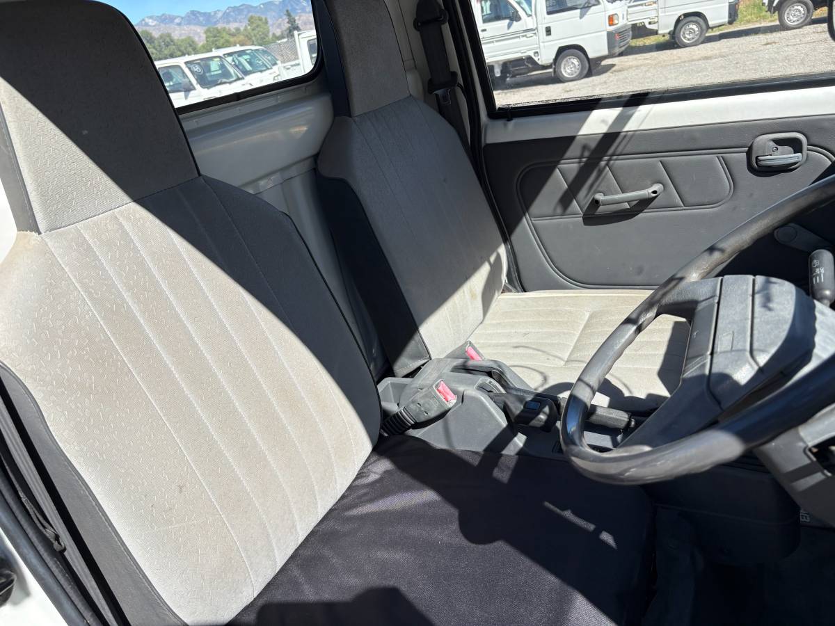 Mitsubishi-minicab-1993-white-23