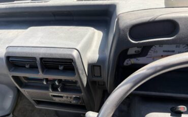 Mitsubishi-minicab-1993-white-27