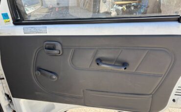 Mitsubishi-minicab-1993-white-29