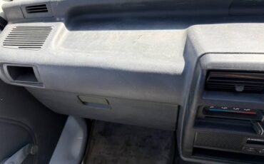 Mitsubishi-minicab-1993-white-35