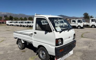 Mitsubishi-minicab-1993-white