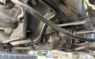 Mitsubishi-minicab-1993-white-38