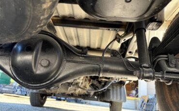 Mitsubishi-minicab-1993-white-43