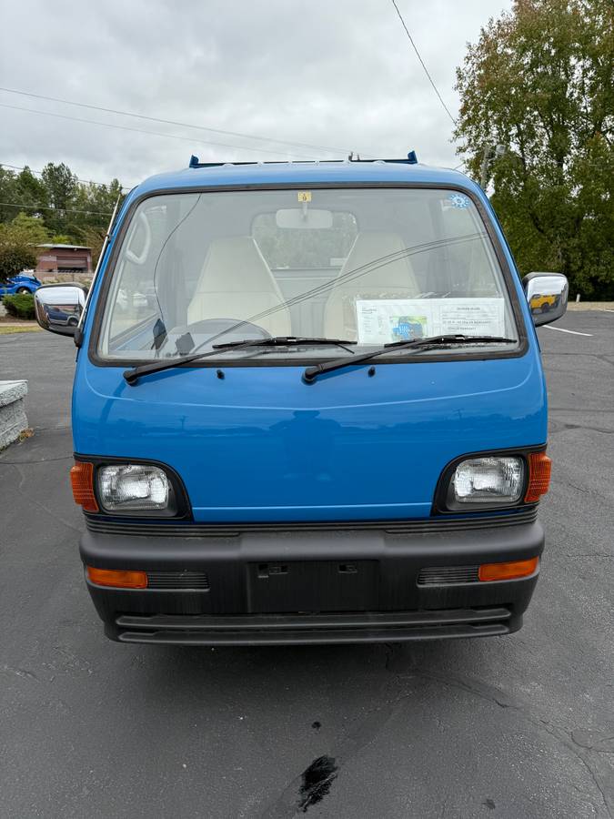 Mitsubishi-minicab-1994-blue-1