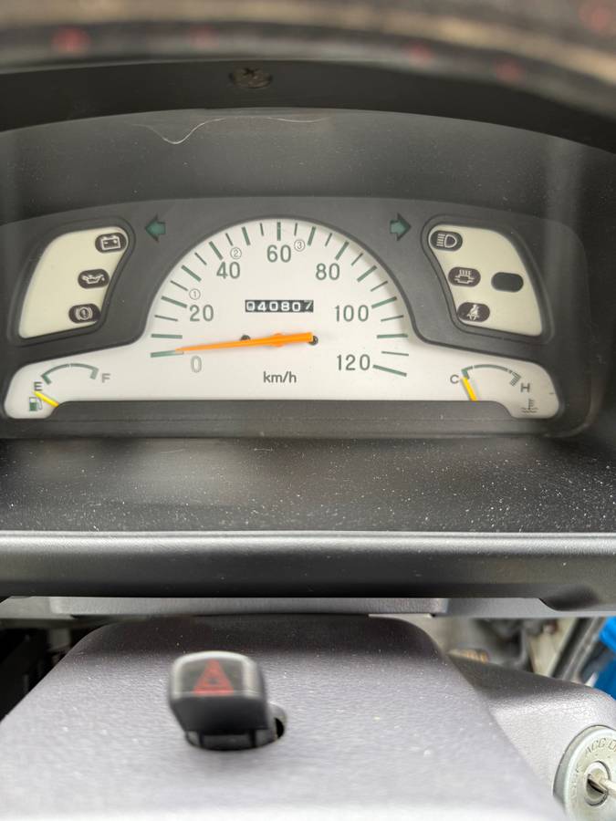 Mitsubishi-minicab-1994-blue-10