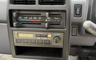 Mitsubishi-minicab-1994-blue-11