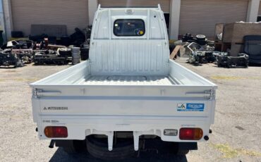 Mitsubishi-minicab-1994-white-1