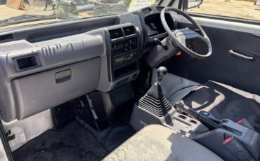 Mitsubishi-minicab-1994-white-35