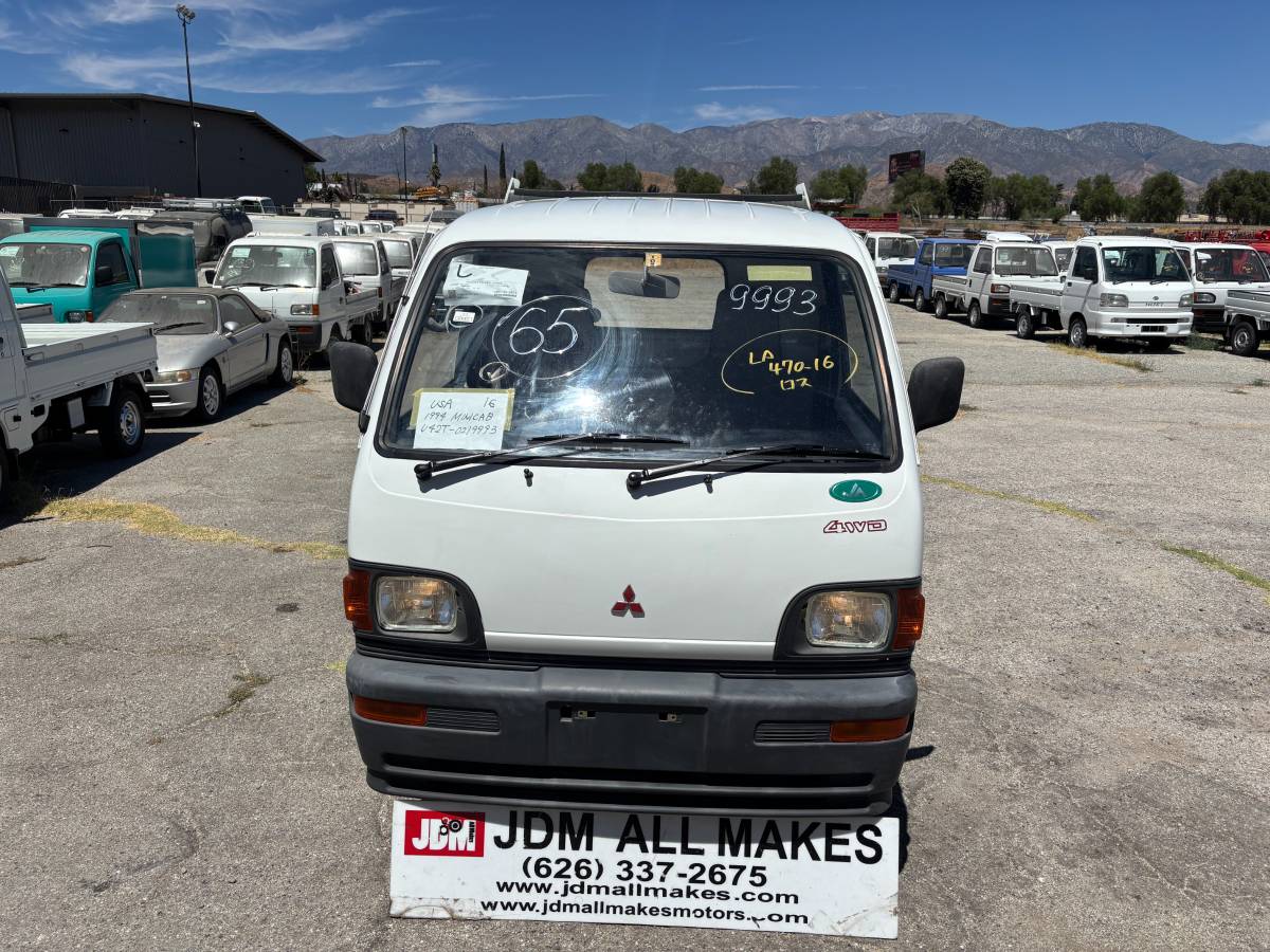 Mitsubishi-minicab-1994-white