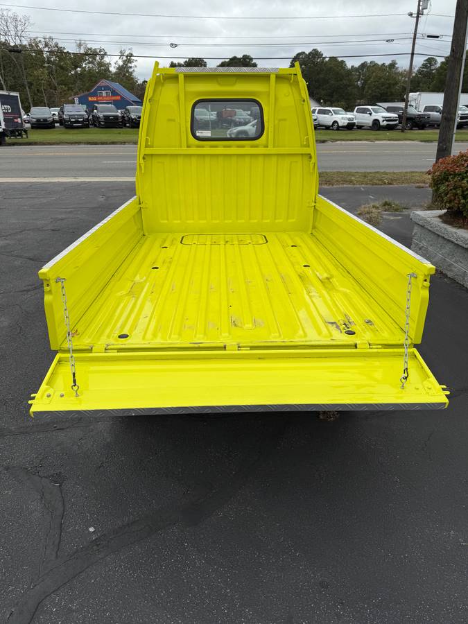Mitsubishi-minicab-1994-yellow-5