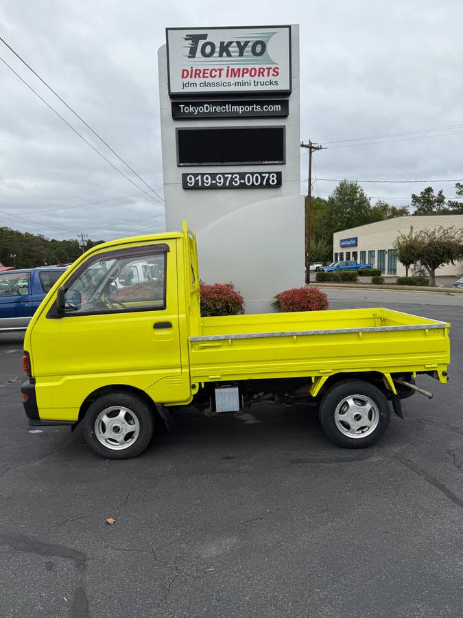 Mitsubishi-minicab-1994-yellow-6