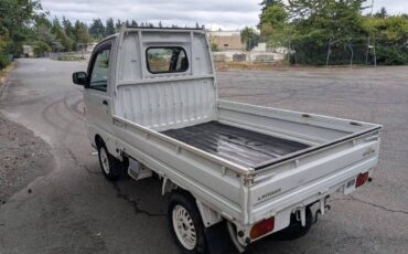 Mitsubishi-minicab-1996-white-3