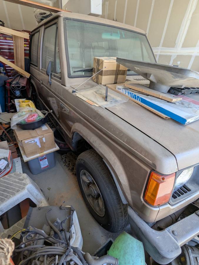 Mitsubishi-montero-1987-brown-23