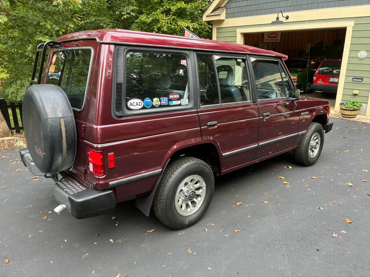 Mitsubishi-montero-ls-1991-red-3