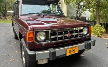Mitsubishi-montero-ls-1991-red