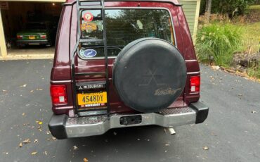 Mitsubishi-montero-ls-1991-red-4