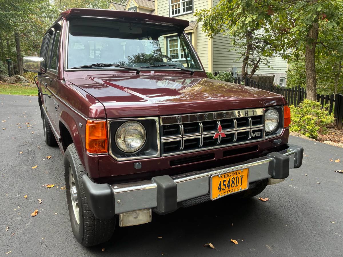 Mitsubishi-montero-ls-1991-red