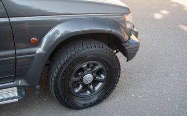 Mitsubishi-pajero-1994-10
