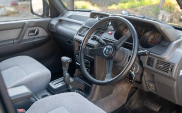 Mitsubishi-pajero-1994-12