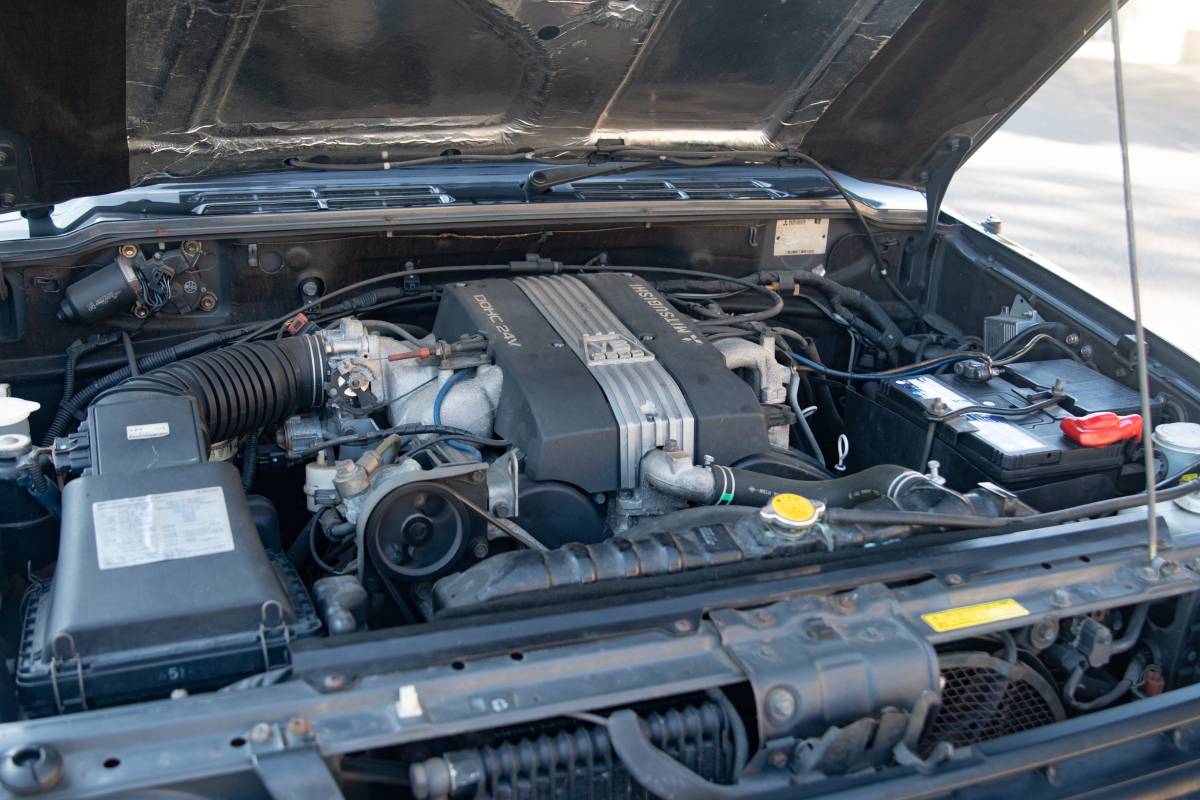 Mitsubishi-pajero-1994-17