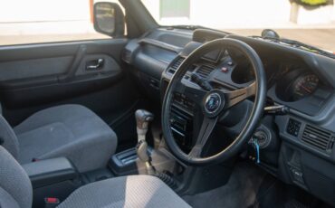 Mitsubishi-pajero-1994-22