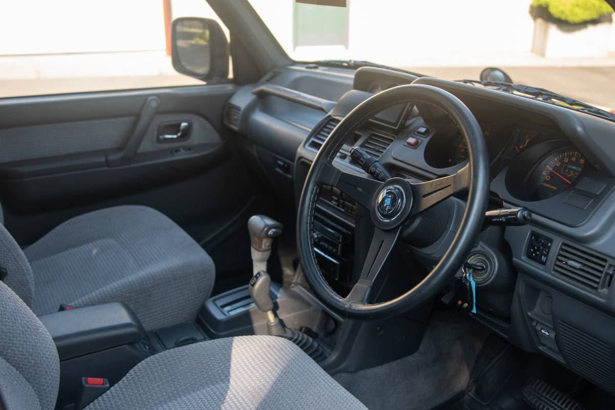 Mitsubishi-pajero-1994-22