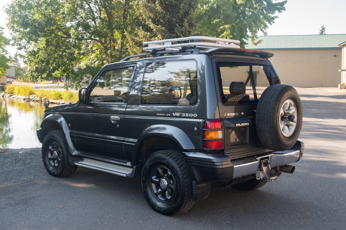 Mitsubishi-pajero-1994-5