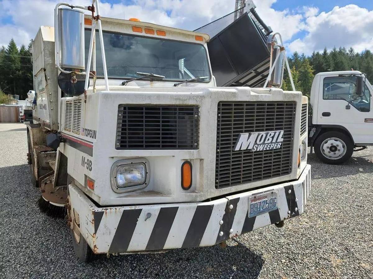 Mobil-sweeper-diesel-1995-white-2
