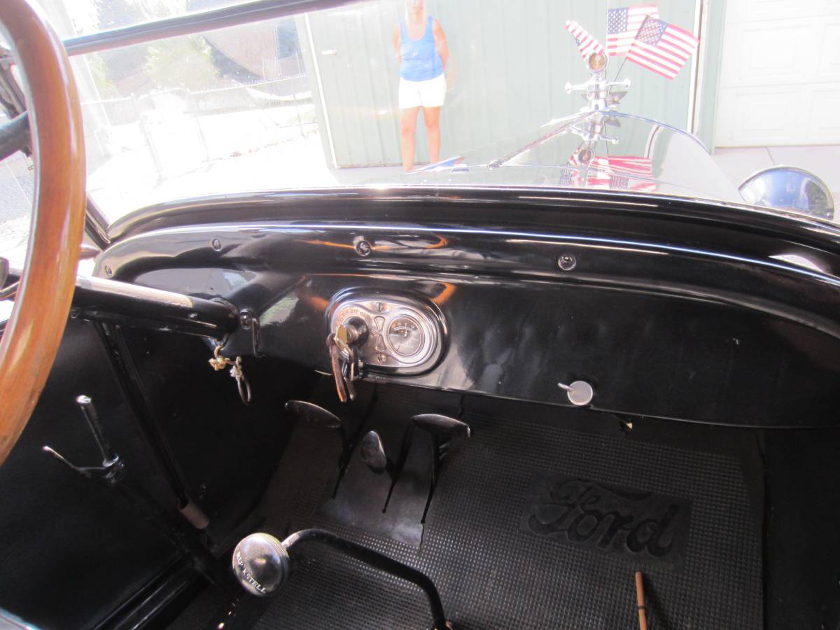 Model-t-ford-roadster-1927-1