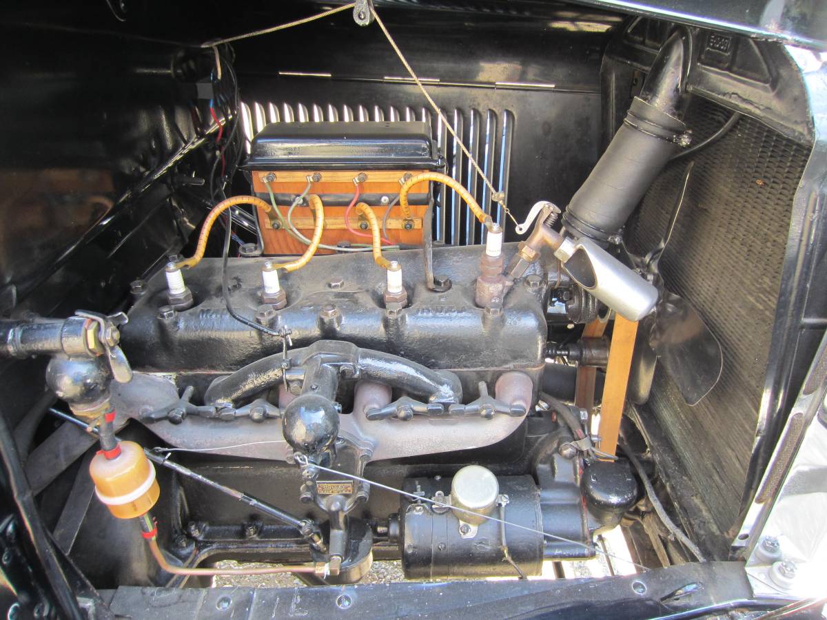 Model-t-ford-roadster-1927-4