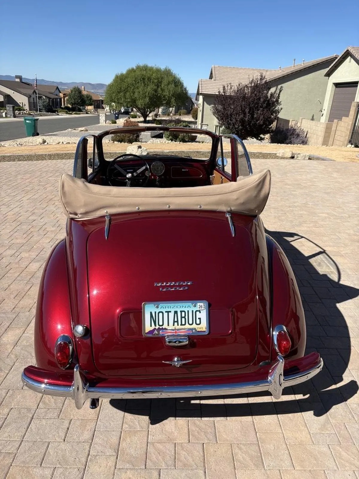 Morris-Minor-1000-1959-Red-Beige-13
