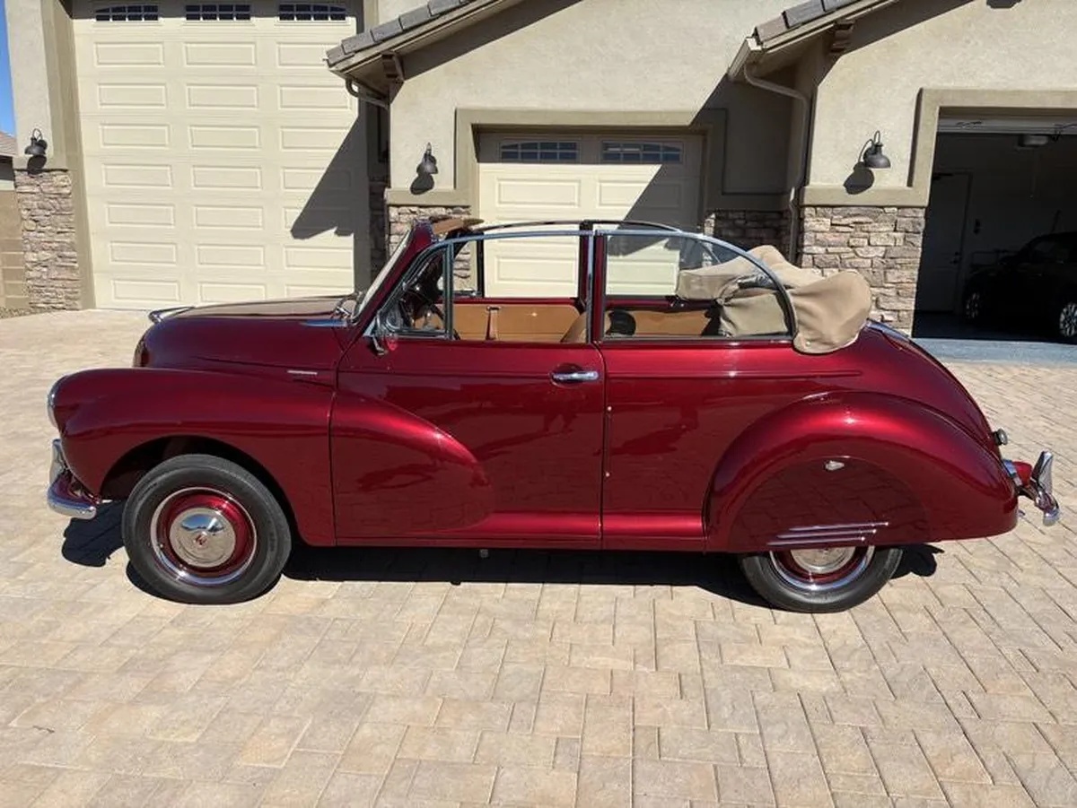 Morris-Minor-1000-1959-Red-Beige-15