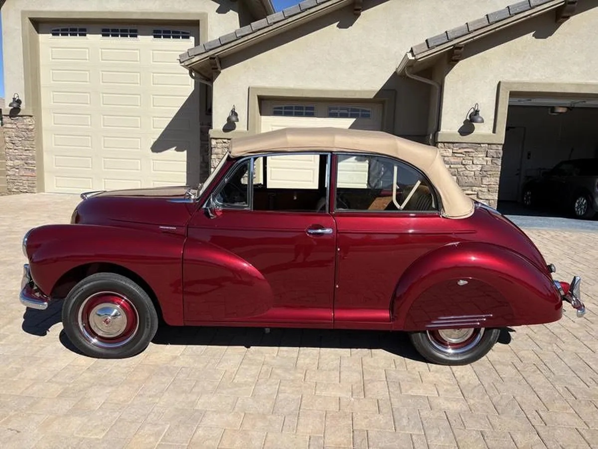 Morris-Minor-1000-1959-Red-Beige-2