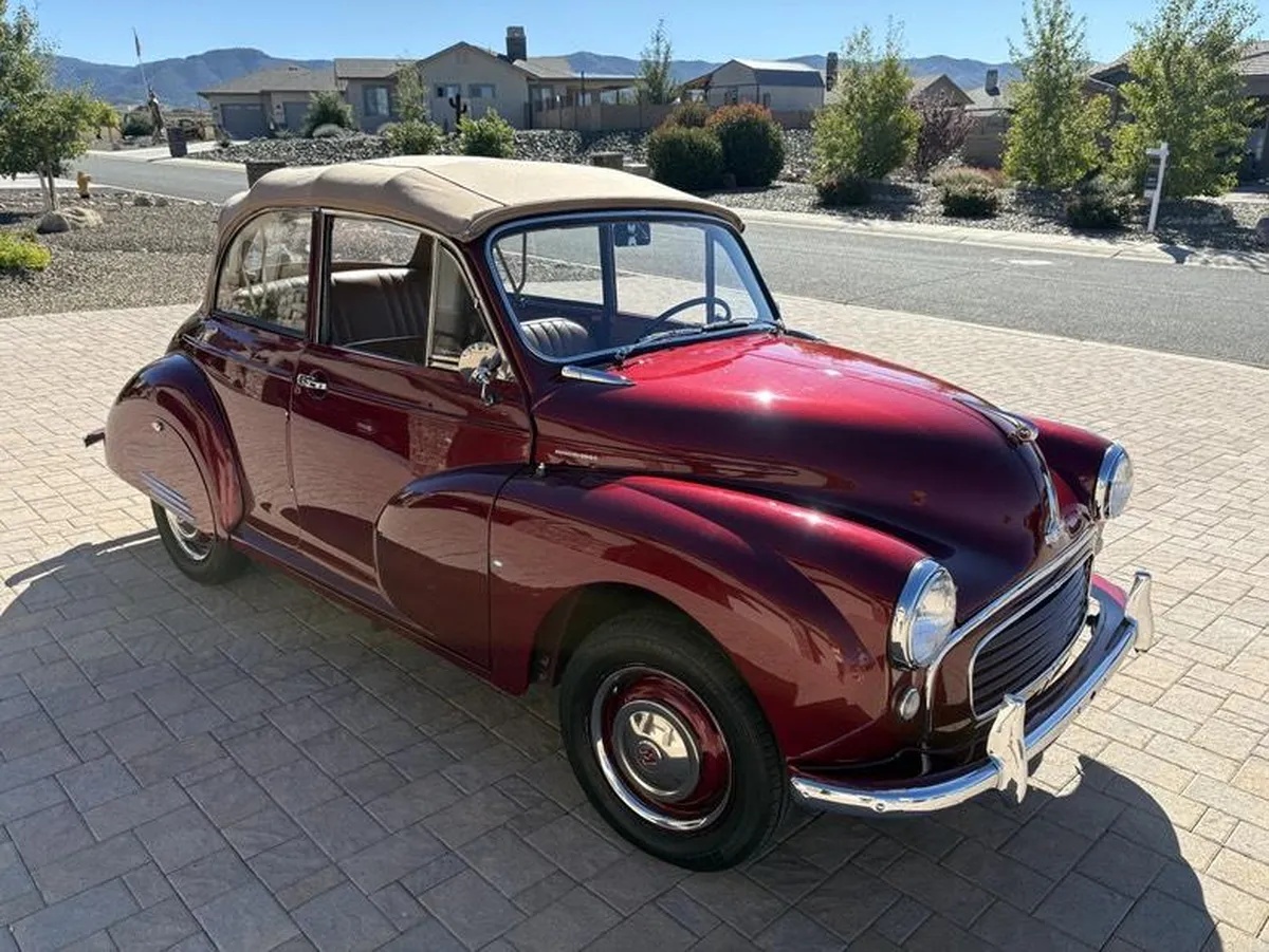 Morris-Minor-1000-1959-Red-Beige-5