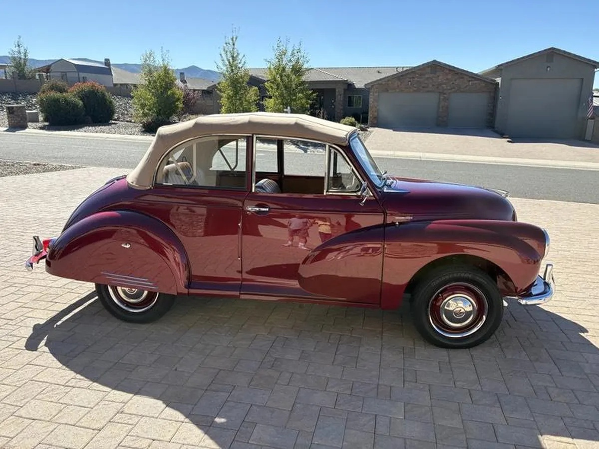 Morris-Minor-1000-1959-Red-Beige-6
