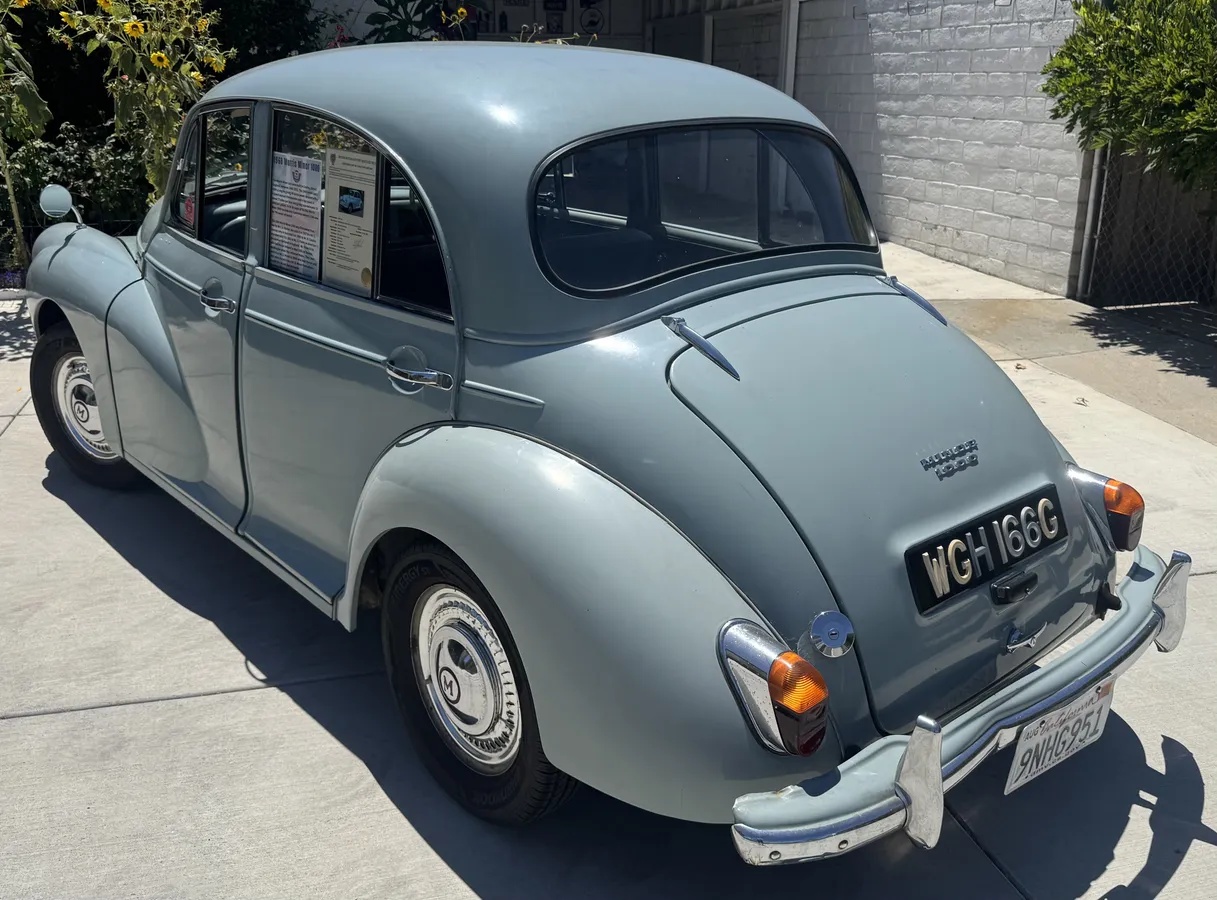 Morris-Minor-1000-1968-Smoke-Gray-Light-Blue-1