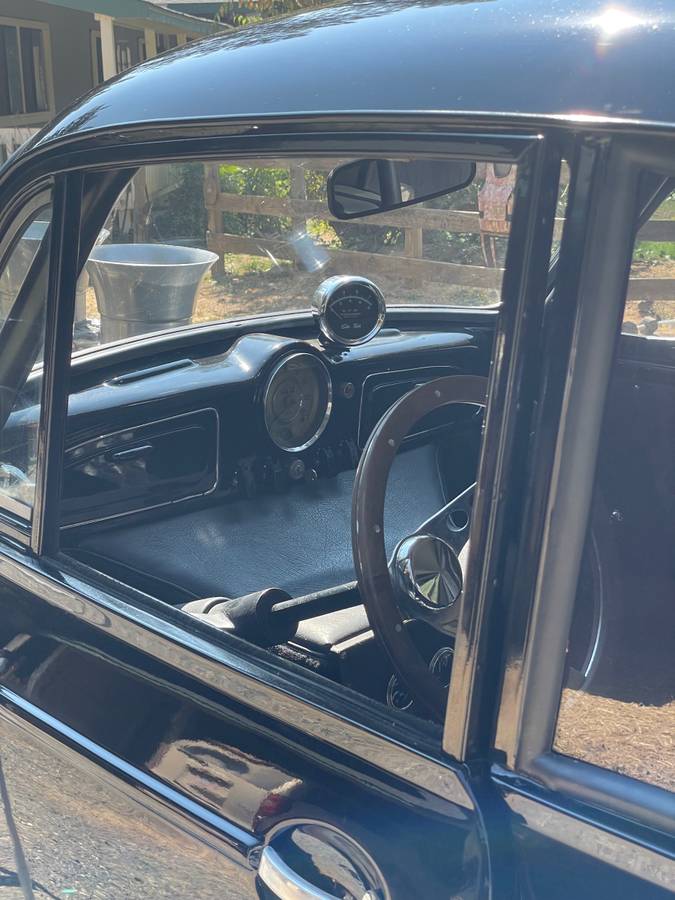 Morris-minor-1963-black-12