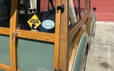 Morris-minor-traveller-1000-1960-green-5