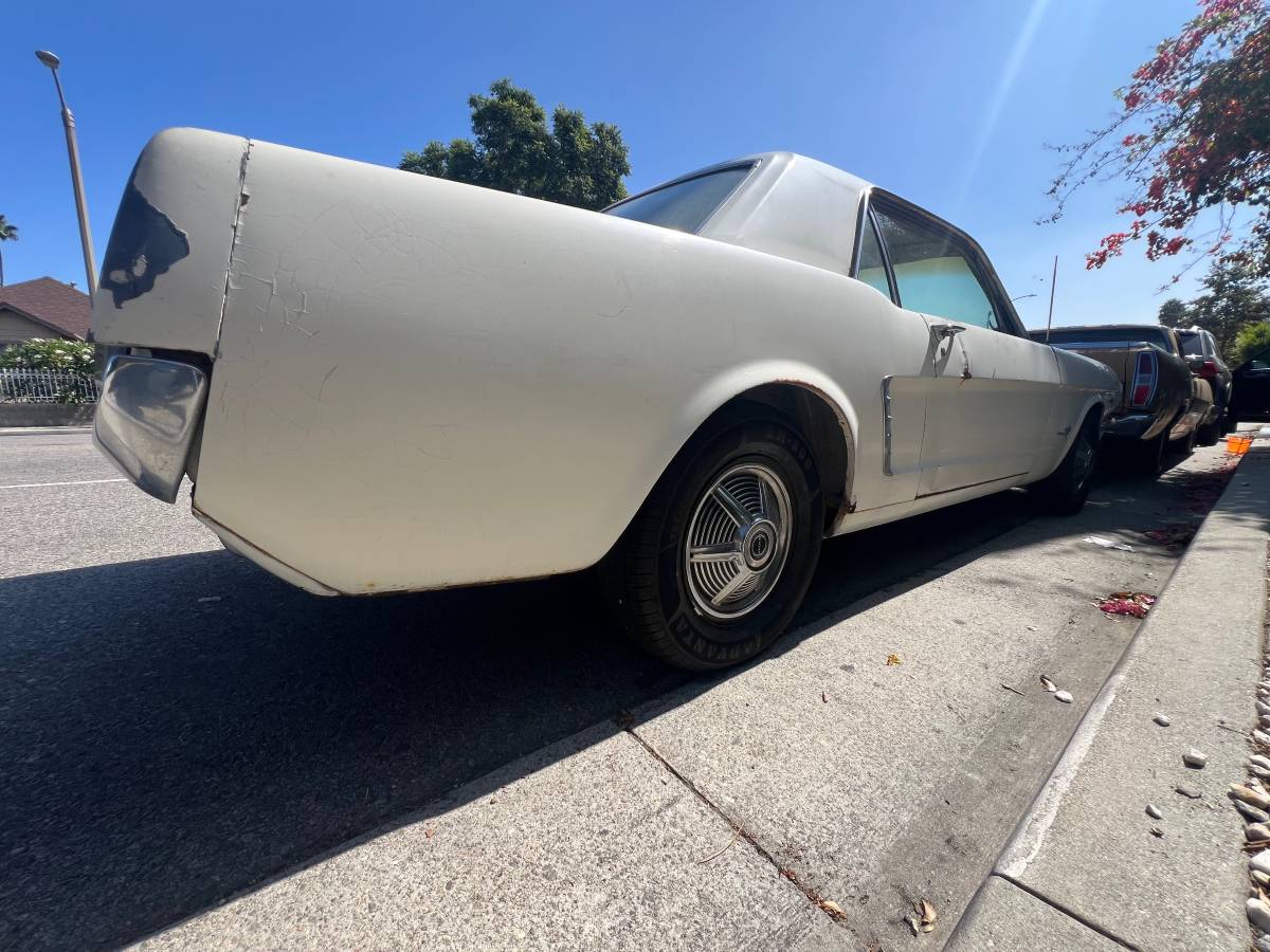 Mustang-coupe-1965-13