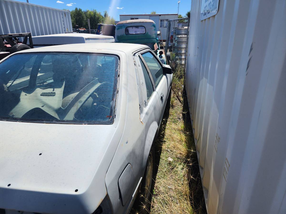 Mustang-gt-1986-grey