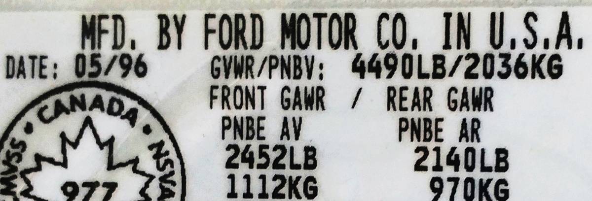 Mustang-gt-convertible-1996-white-11