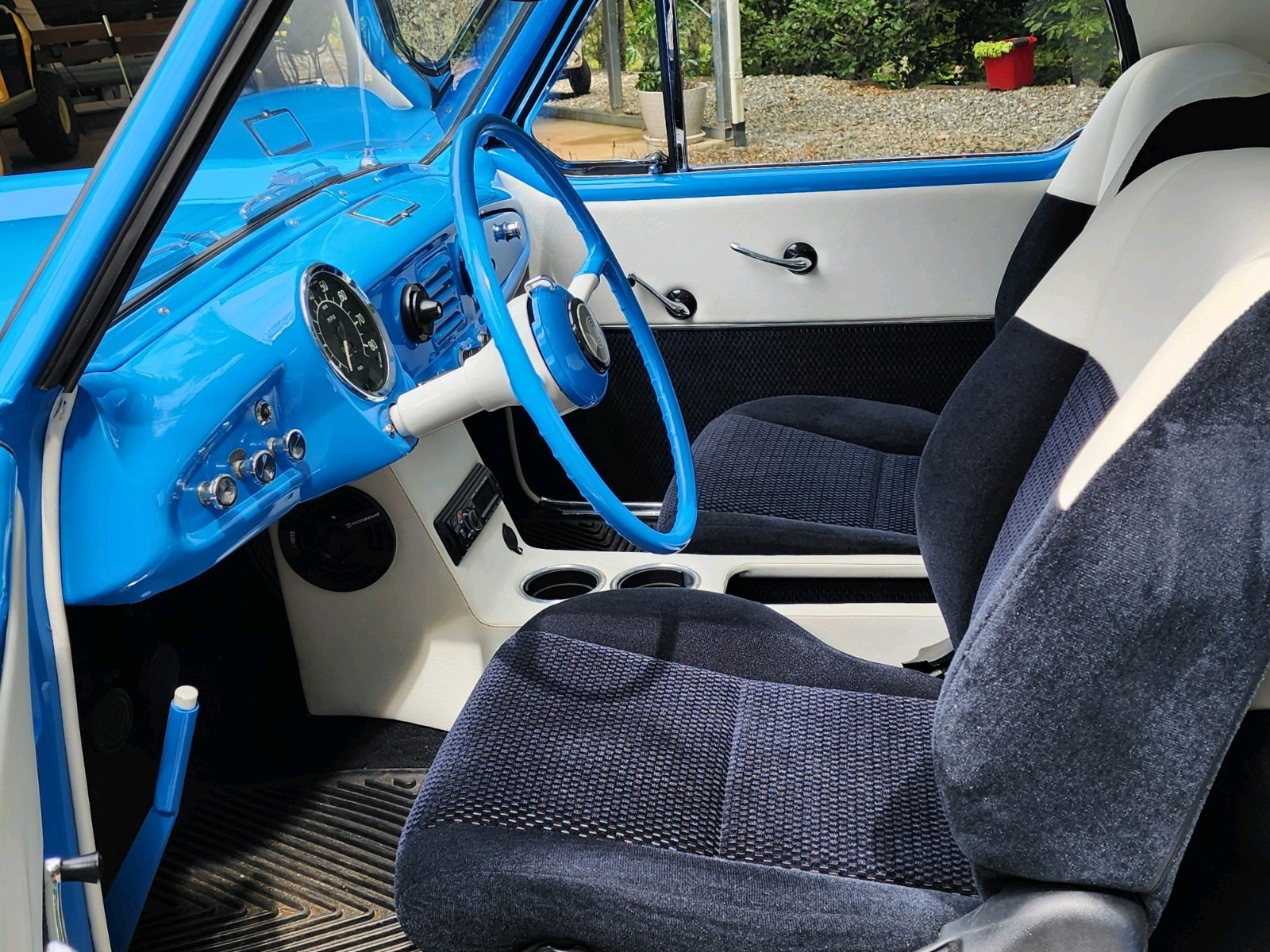 Nash-metropolitian-1961-Coupe-2