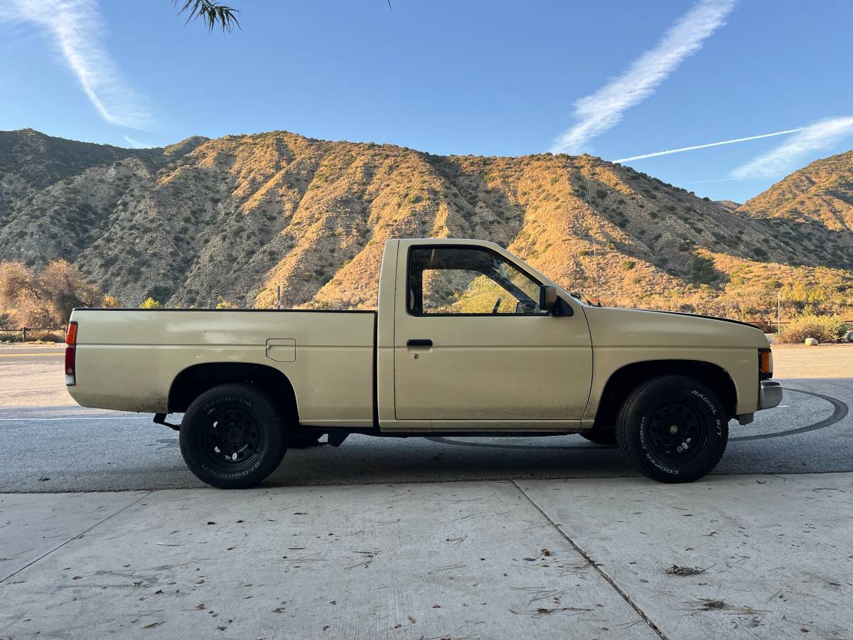 Nissan-1993-custom-1